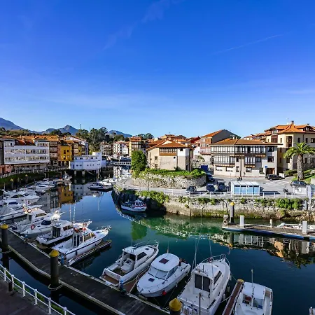 Aptosan Anton Frente Al Puerto De